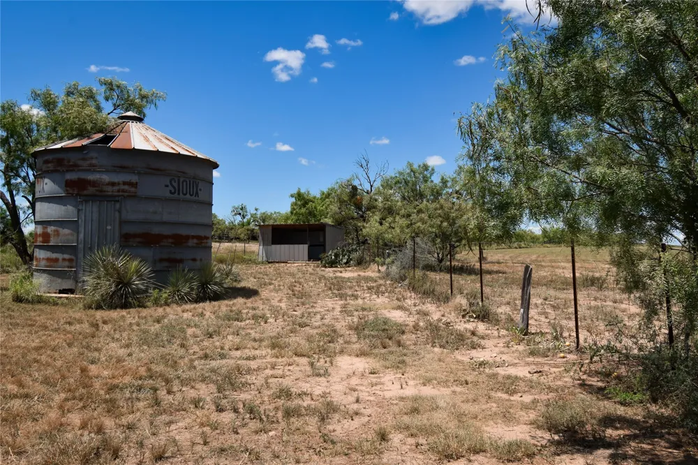 2077 CR 414 Rochelle, TX 76872