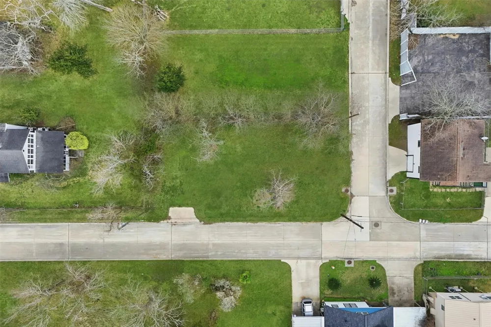 110 W E STREET La Porte, TX 77571
