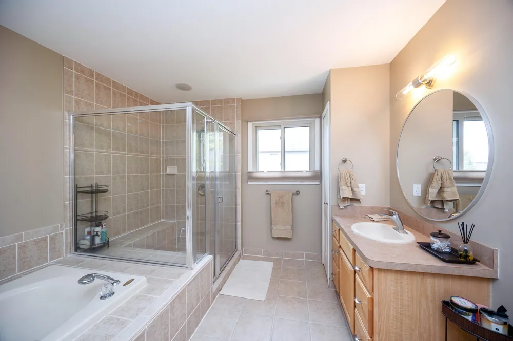 2280 Ivy Hill Drive Commerce, MI 48382