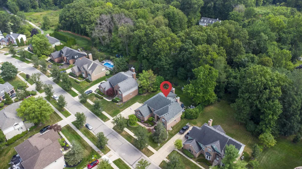 2280 Ivy Hill Drive Commerce, MI 48382
