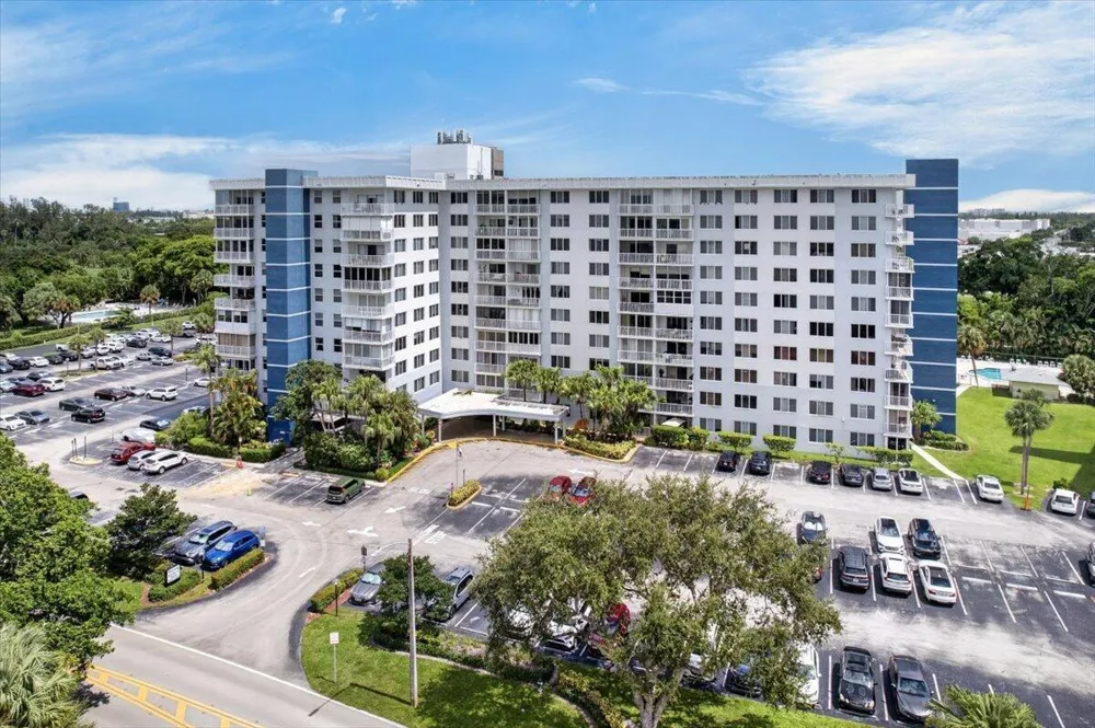 4200 Hillcrest Drive #217 Hollywood, FL 33021