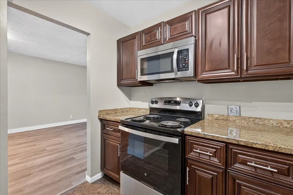 4200 Hillcrest Drive #217 Hollywood, FL 33021