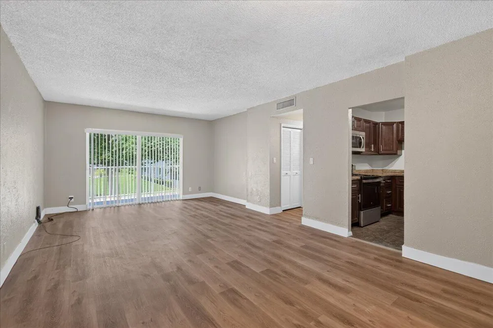 4200 Hillcrest Drive #217 Hollywood, FL 33021