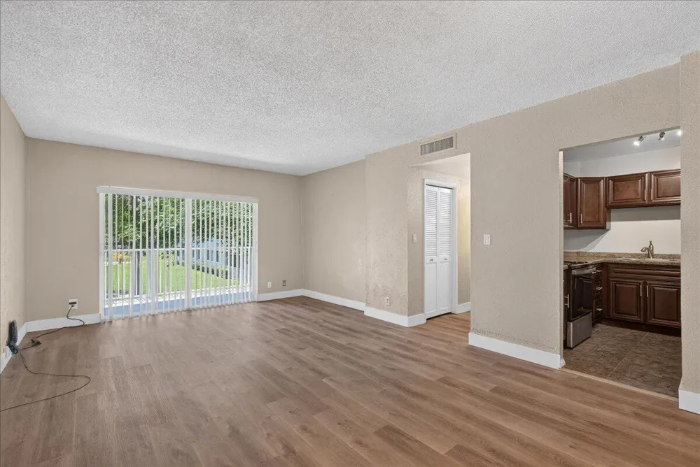 4200 Hillcrest Drive #217 Hollywood, FL 33021