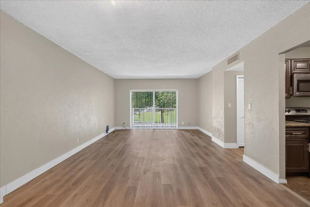 4200 Hillcrest Drive #217 Hollywood, FL 33021