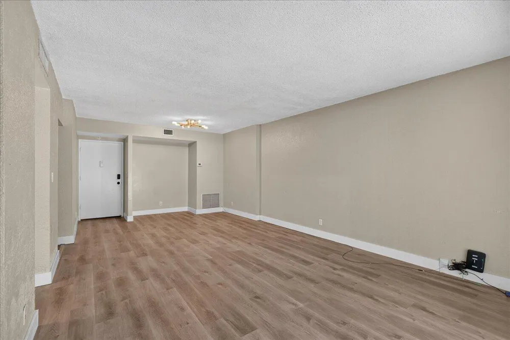 4200 Hillcrest Drive #217 Hollywood, FL 33021