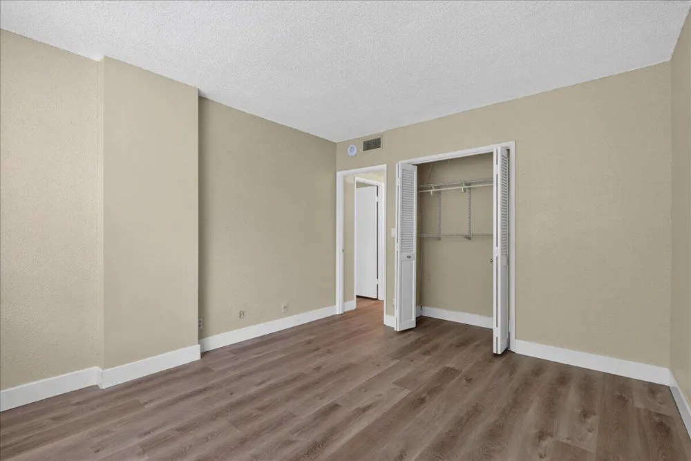4200 Hillcrest Drive #217 Hollywood, FL 33021