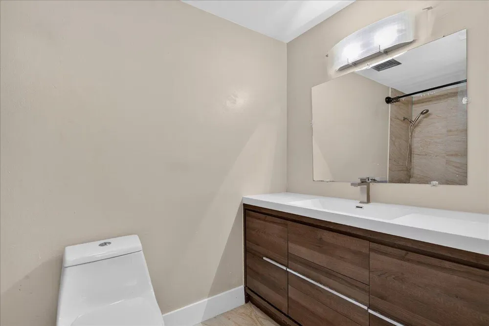 4200 Hillcrest Drive #217 Hollywood, FL 33021