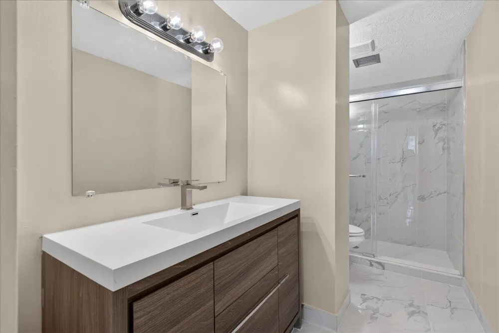 4200 Hillcrest Drive #217 Hollywood, FL 33021