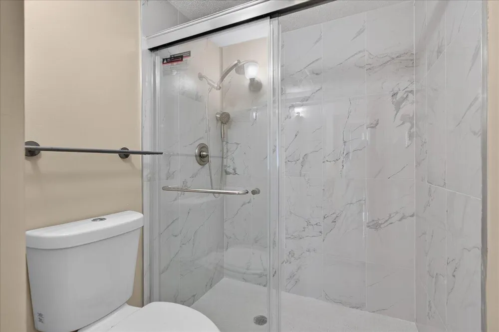 4200 Hillcrest Drive #217 Hollywood, FL 33021