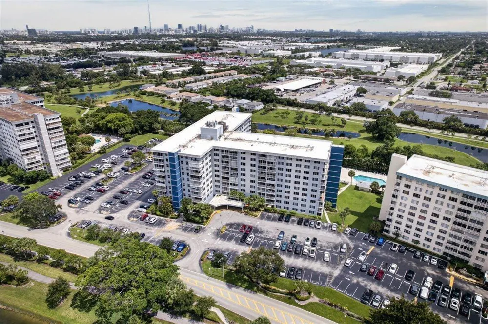 4200 Hillcrest Drive #217 Hollywood, FL 33021