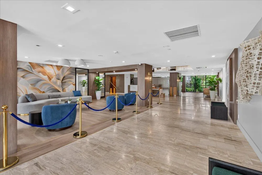 4200 Hillcrest Drive #217 Hollywood, FL 33021