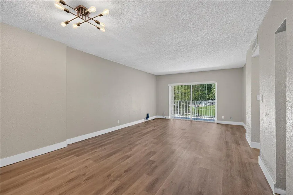 4200 Hillcrest Drive #217 Hollywood, FL 33021
