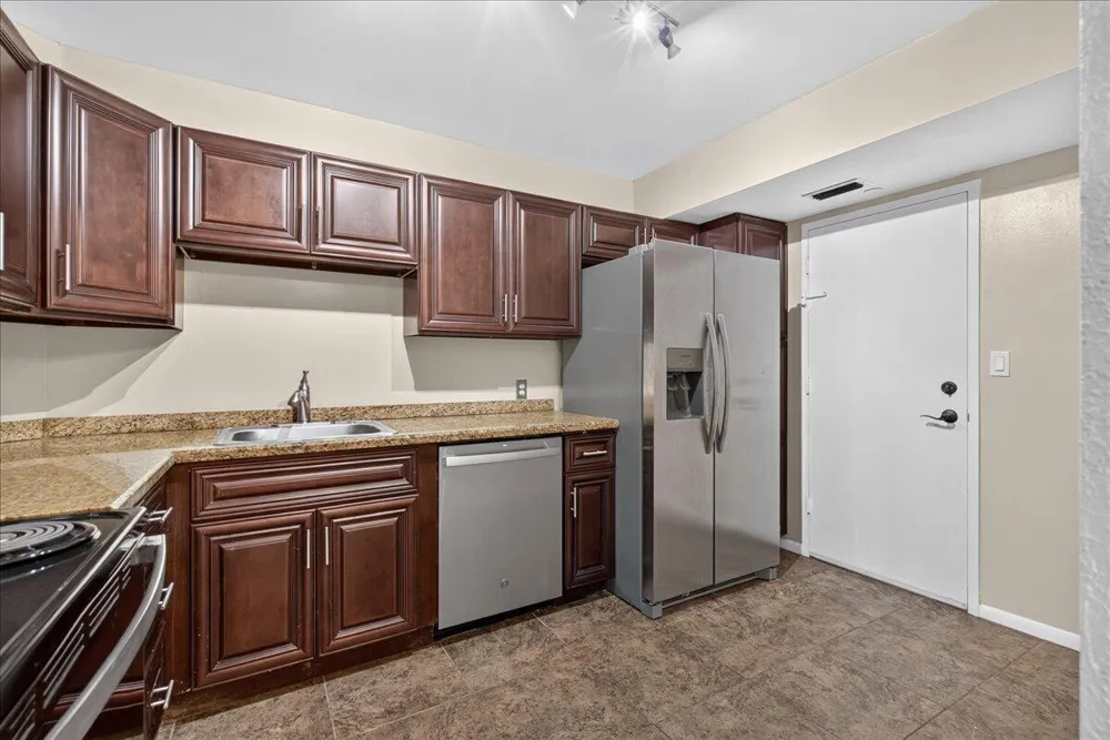 4200 Hillcrest Drive #217 Hollywood, FL 33021