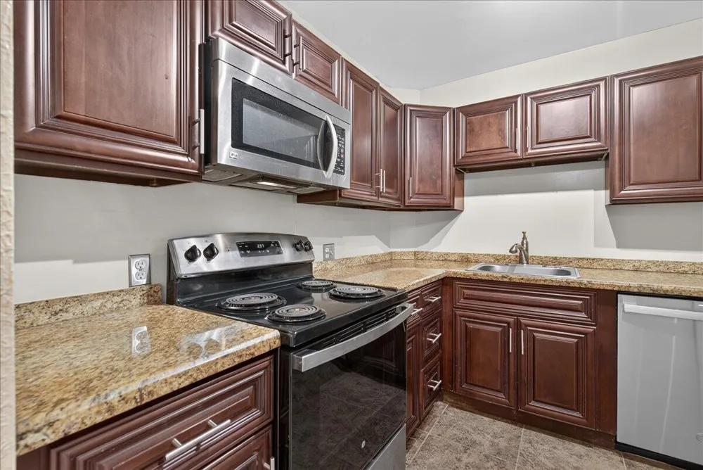 4200 Hillcrest Drive #217 Hollywood, FL 33021