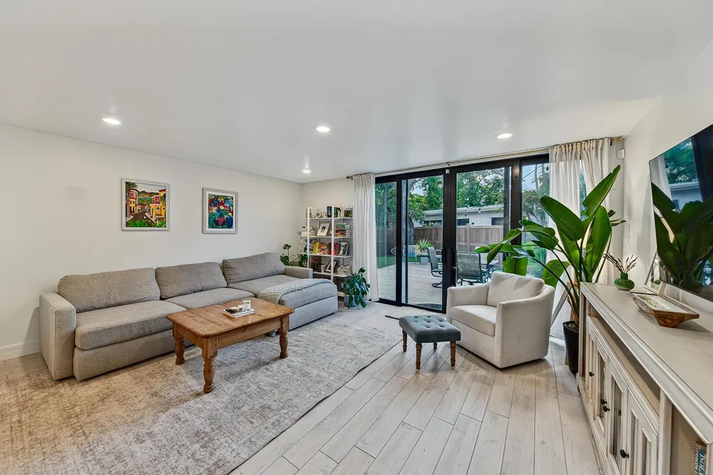 1315 MIAMI ROAD #D Fort Lauderdale, FL 33316