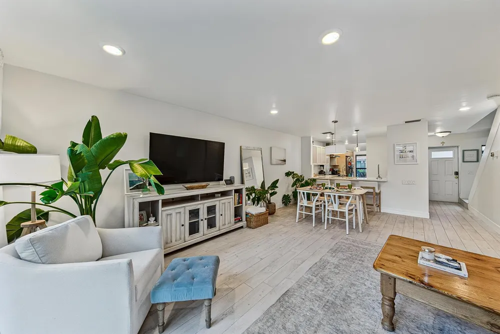 1315 MIAMI ROAD #D Fort Lauderdale, FL 33316