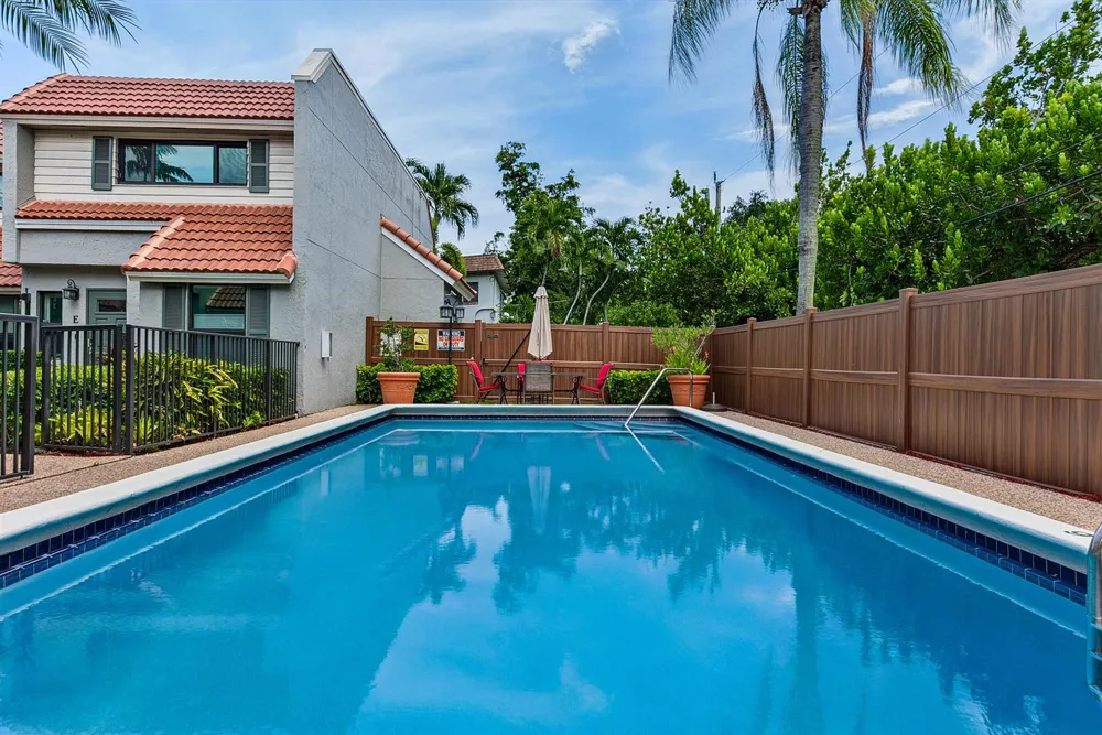 1315 MIAMI ROAD #D Fort Lauderdale, FL 33316