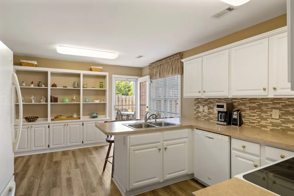 1300 Crofton Park Ct Columbia, TN 38401
