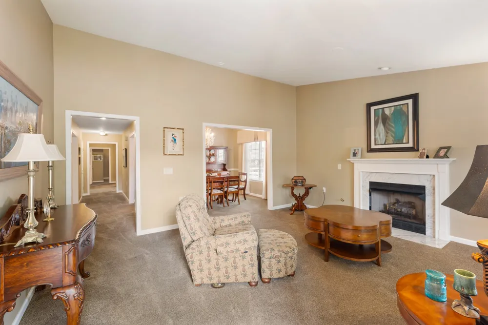 1300 Crofton Park Ct Columbia, TN 38401
