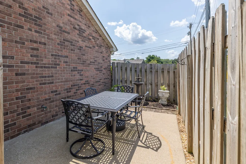 1300 Crofton Park Ct Columbia, TN 38401