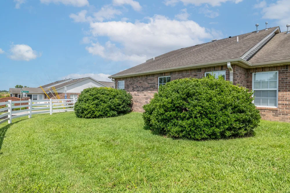 1300 Crofton Park Ct Columbia, TN 38401
