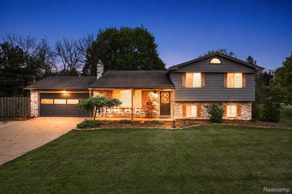 11479 Farmhill Drive Tyrone Township, MI 48430