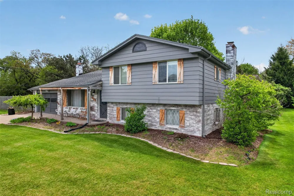 11479 Farmhill Drive Tyrone Township, MI 48430