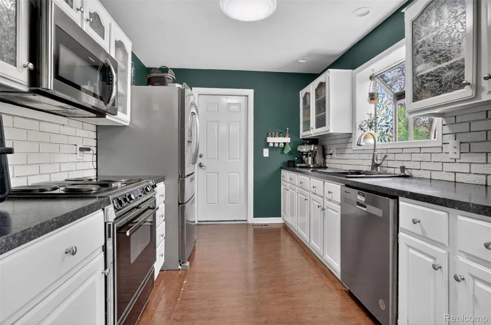 11479 Farmhill Drive Tyrone Township, MI 48430