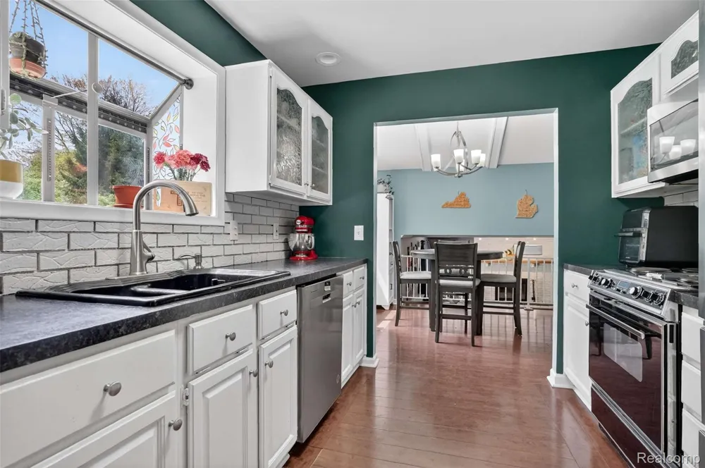 11479 Farmhill Drive Tyrone Township, MI 48430