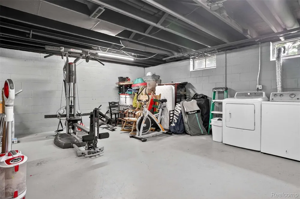 11479 Farmhill Drive Tyrone Township, MI 48430