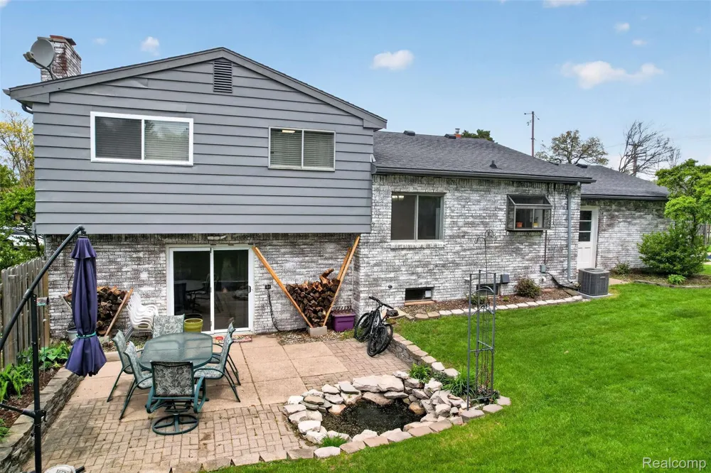 11479 Farmhill Drive Tyrone Township, MI 48430