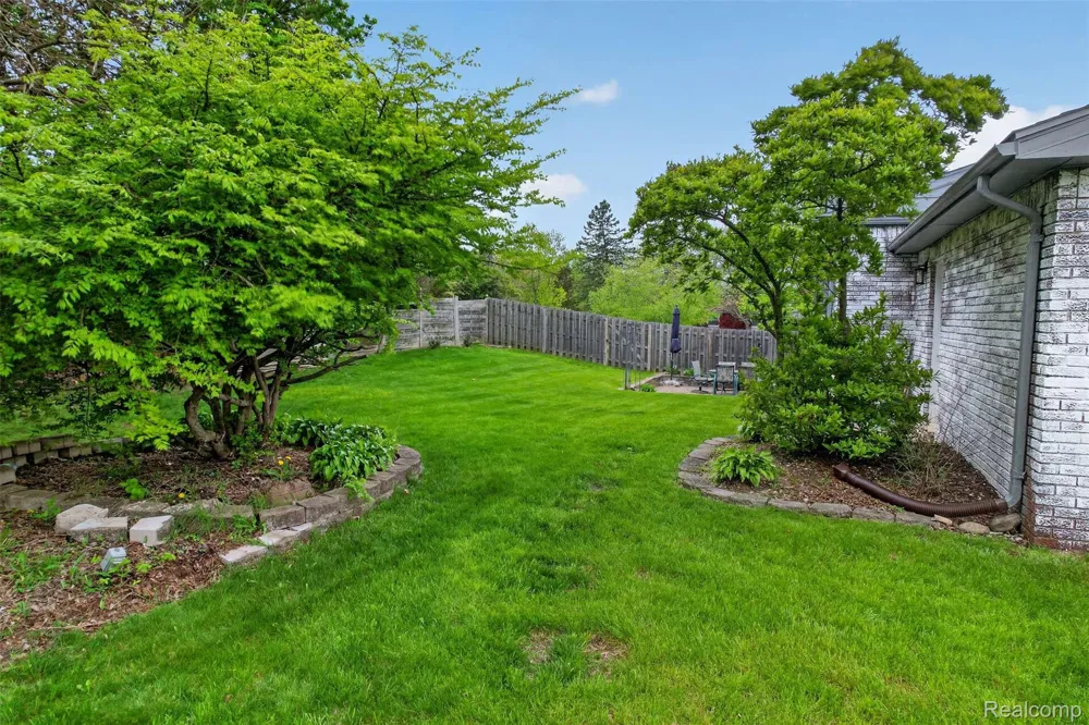 11479 Farmhill Drive Tyrone Township, MI 48430