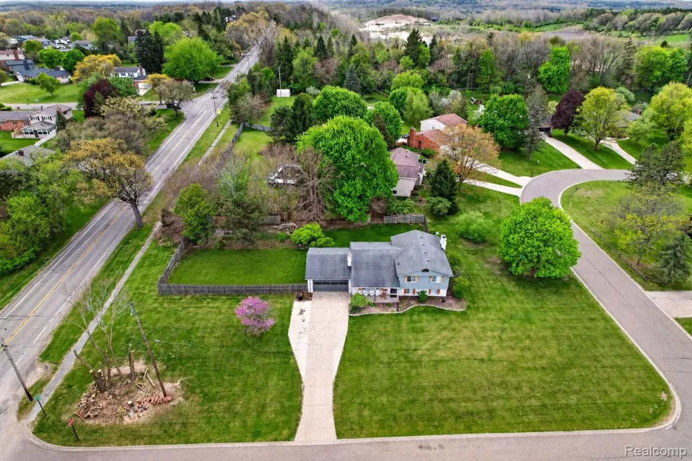 11479 Farmhill Drive Tyrone Township, MI 48430