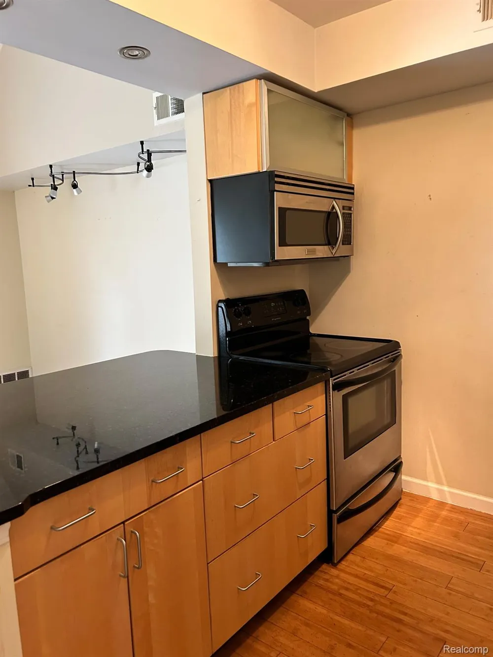 2781 Davison Avenue Auburn Hills City, MI 48326