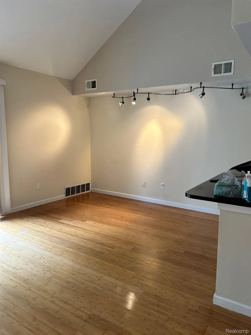 2781 Davison Avenue Auburn Hills City, MI 48326