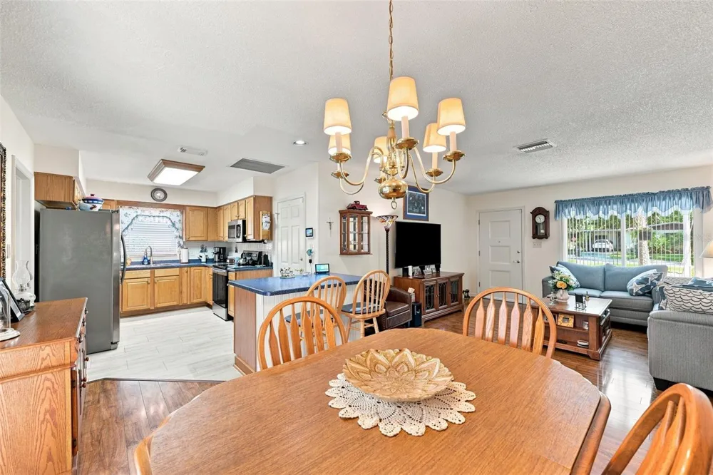 518 W 129TH AVENUE Tampa, FL 33612
