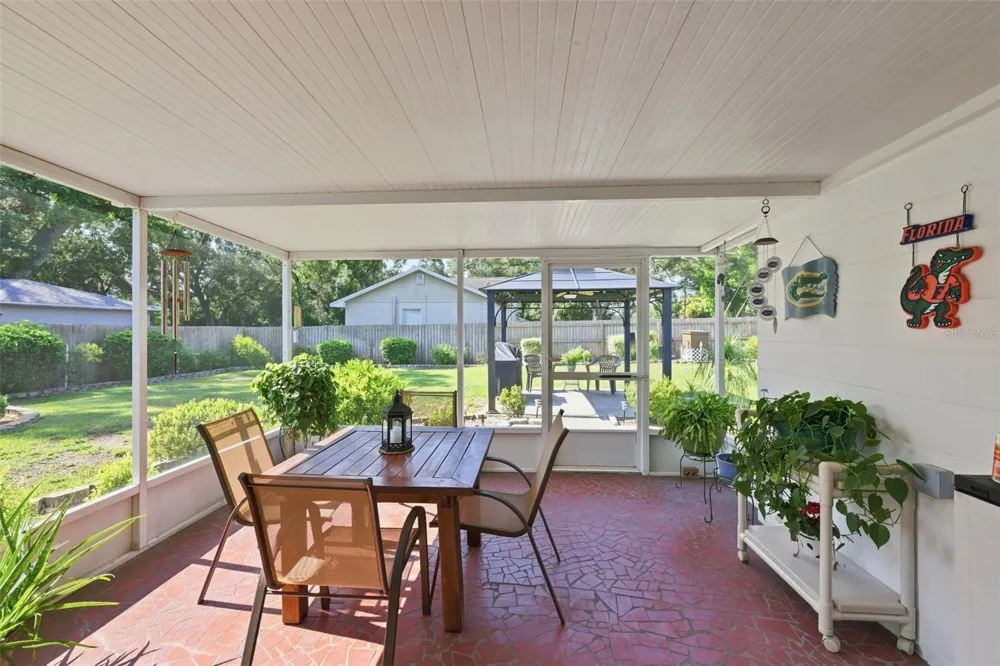 518 W 129TH AVENUE Tampa, FL 33612