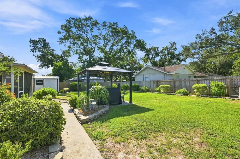 518 W 129TH AVENUE Tampa, FL 33612