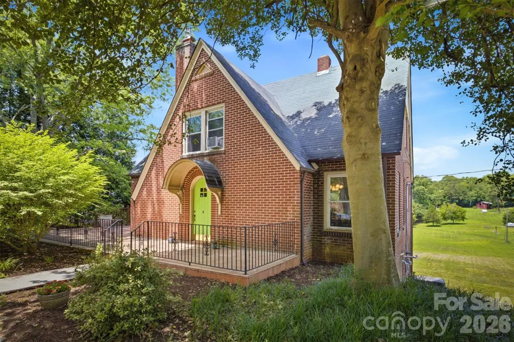 1205 E Union Street Morganton, NC 28655