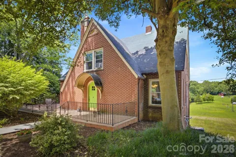 1205 E Union Street