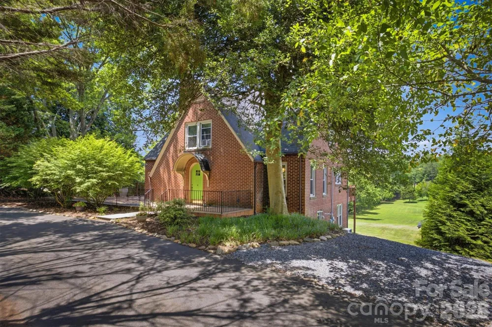 1205 E Union Street Morganton, NC 28655