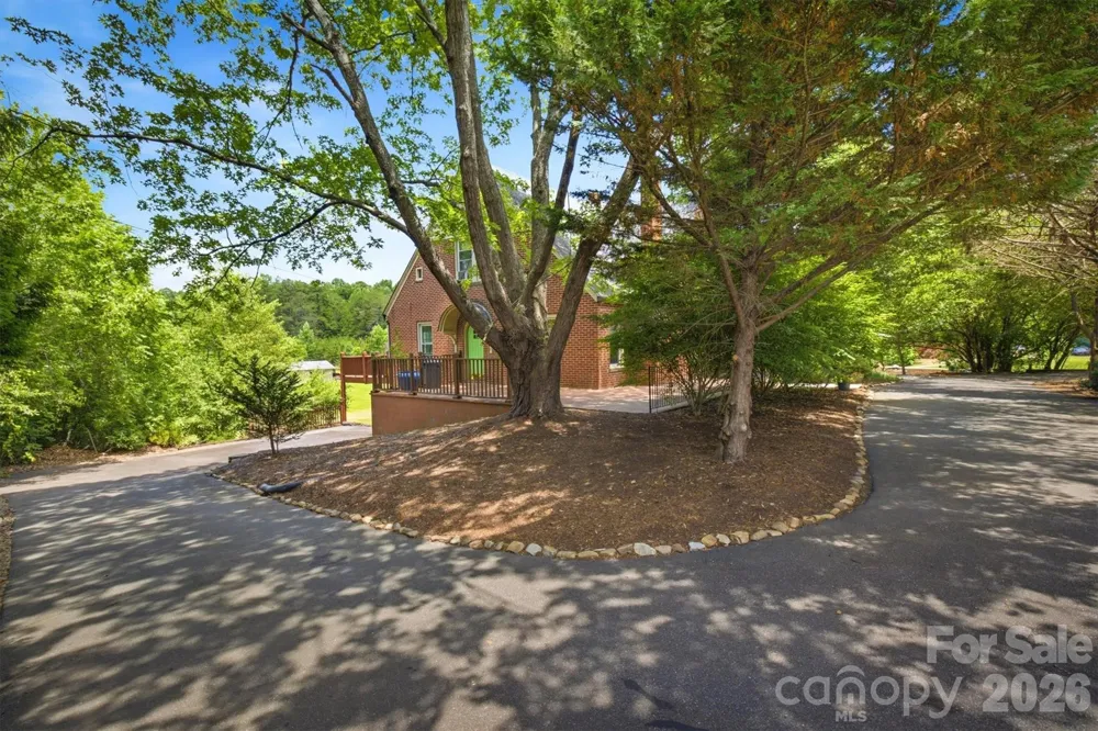 1205 E Union Street Morganton, NC 28655