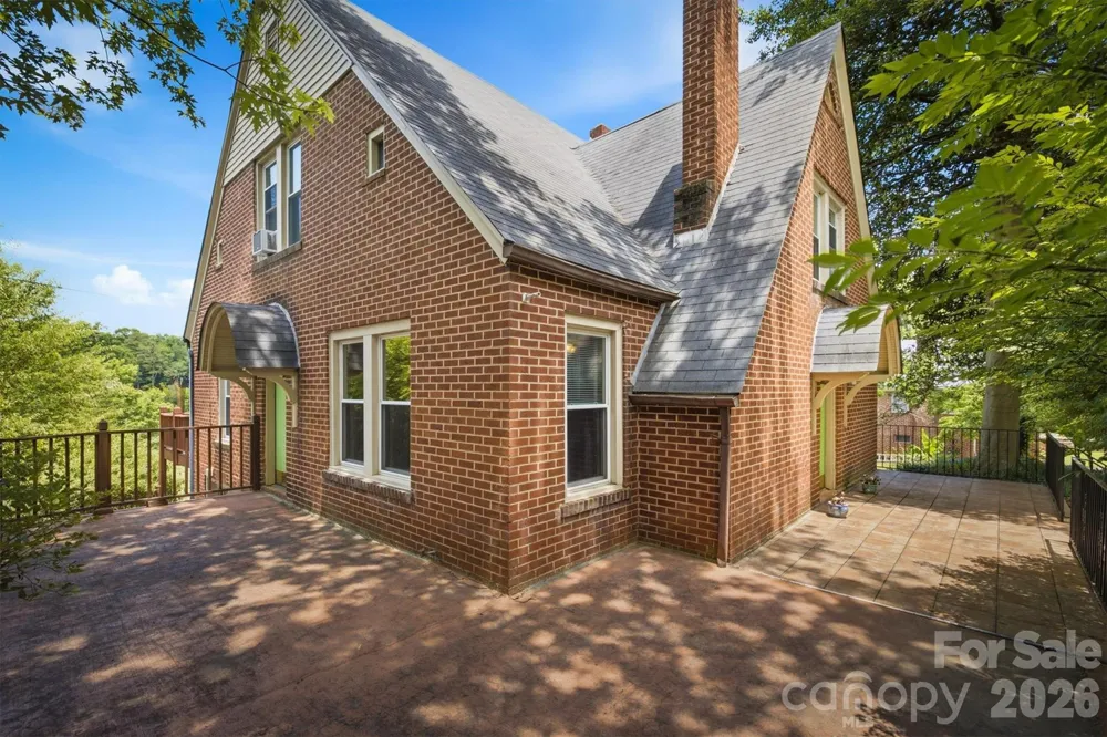 1205 E Union Street Morganton, NC 28655