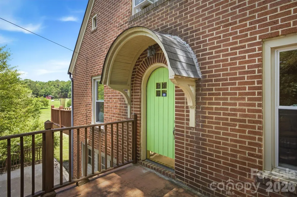 1205 E Union Street Morganton, NC 28655
