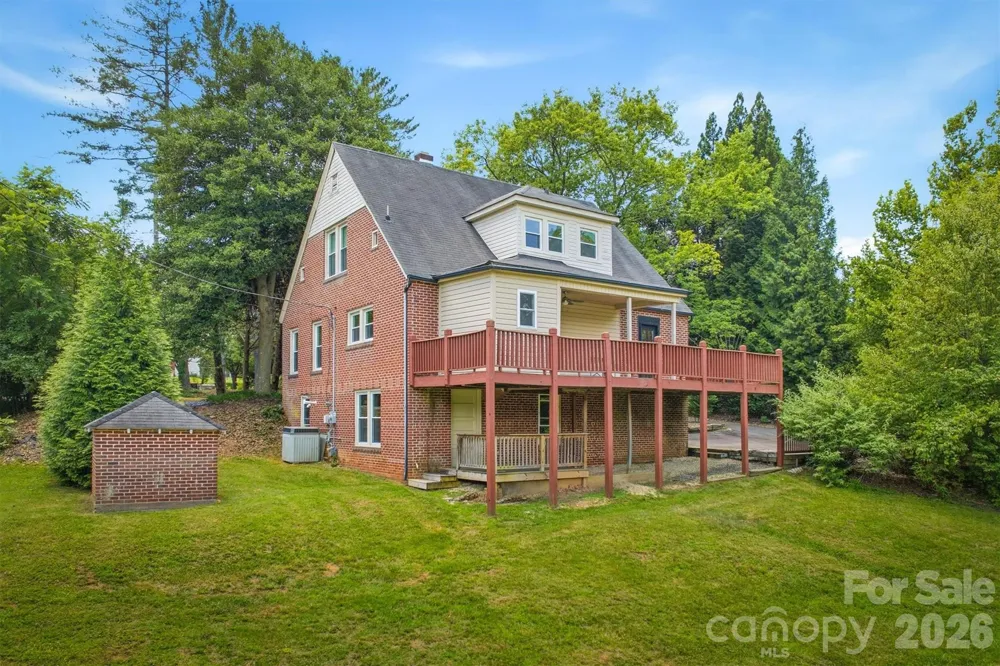 1205 E Union Street Morganton, NC 28655