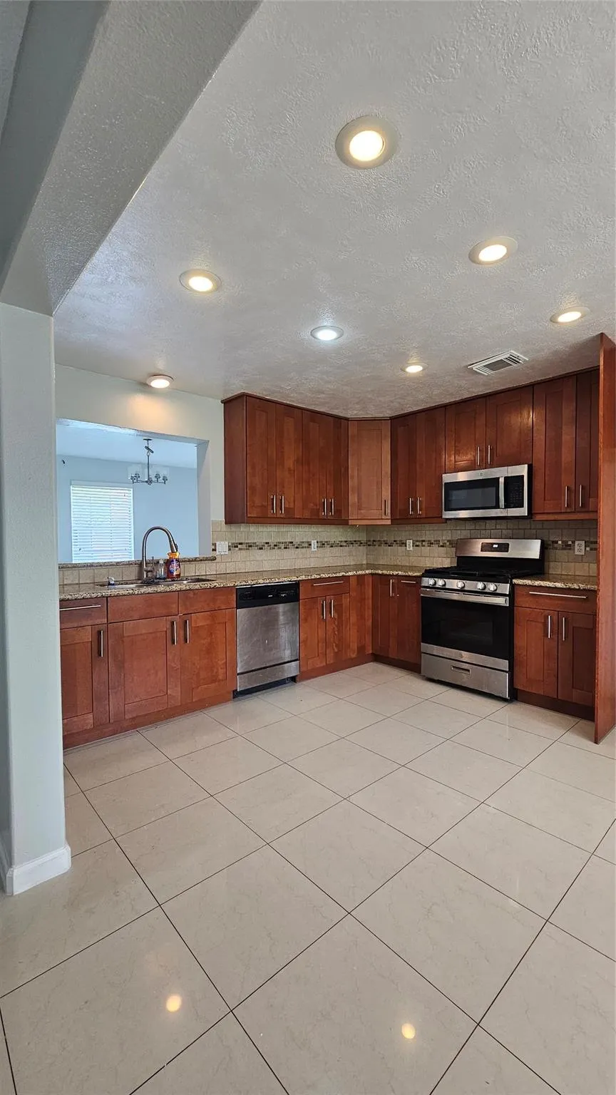8435 Battleoak Drive Houston, TX 77040