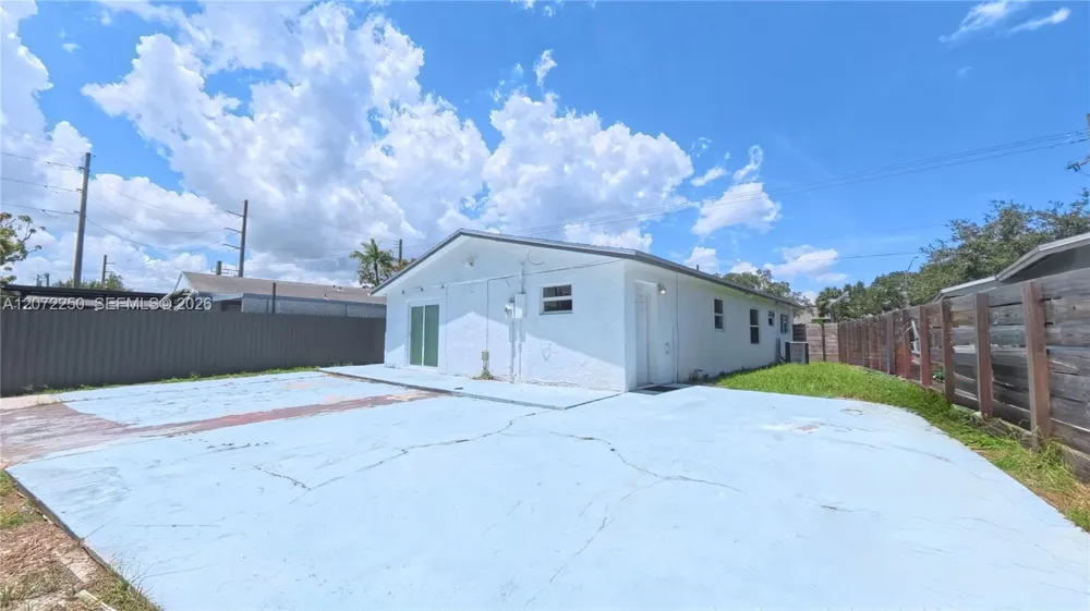 753 SW 2nd St Dania Beach, FL 33004