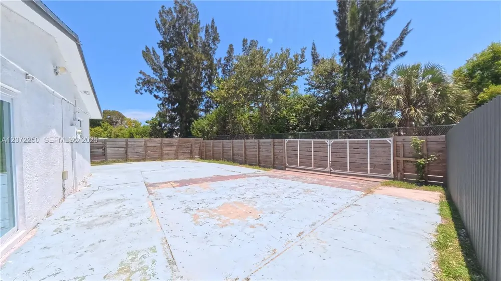 753 SW 2nd St Dania Beach, FL 33004