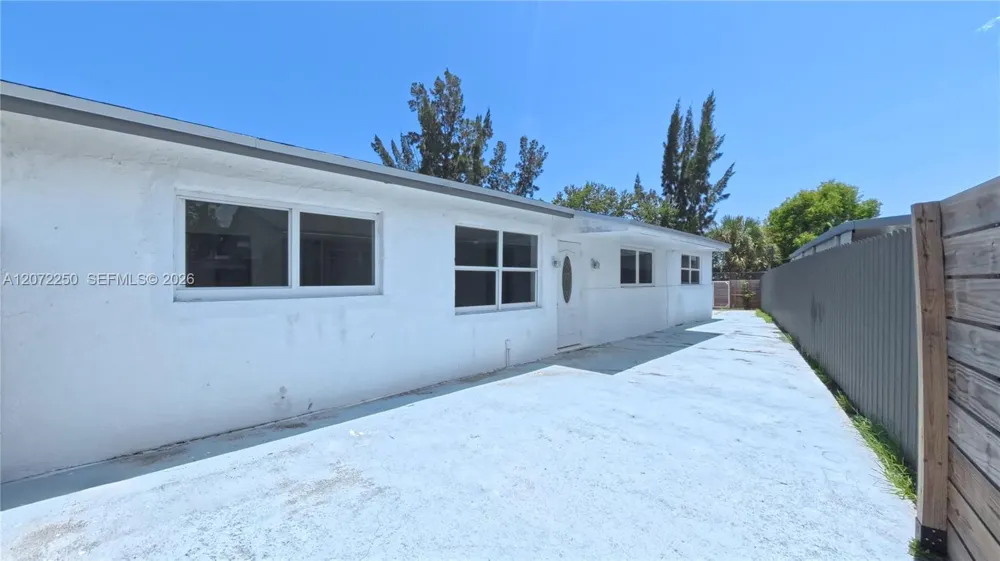 753 SW 2nd St Dania Beach, FL 33004